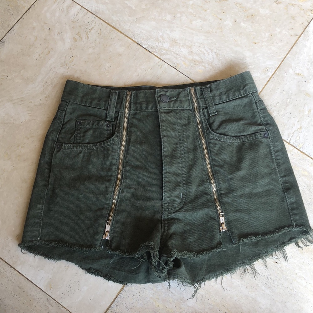 LF CARMAR army green zipper jean shorts